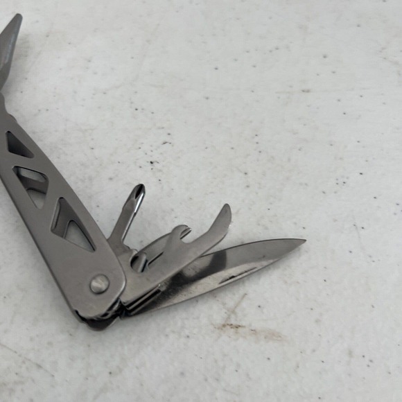 Sheffield 12-IN-1 MULTI TOOL - Pliers, Screwdriver, Knife & More - Picture 9 of 11